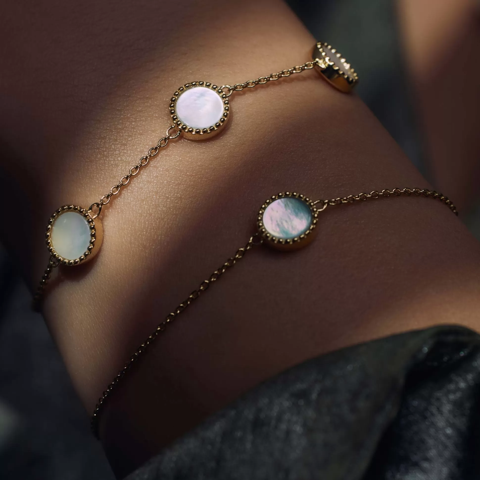 Shop Brioso Cortona Dara Bracciale In Argento Sterling 925 Placcato Oro Con Madreperla Bracciali