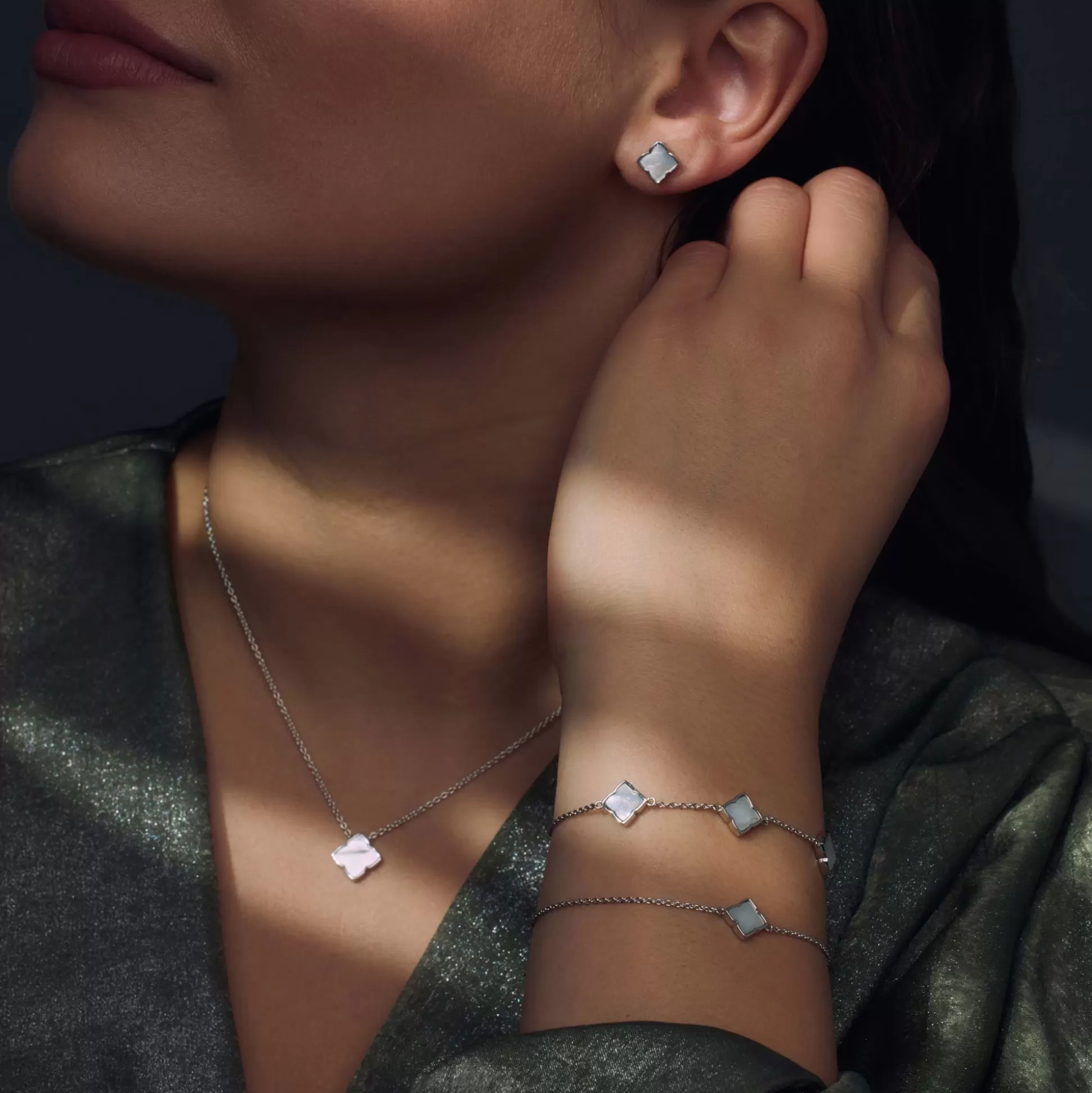 Best Brioso Cortona Dara Orecchini A Bottone In Argento Sterling 925 Con Madreperla Orecchini A Bottone