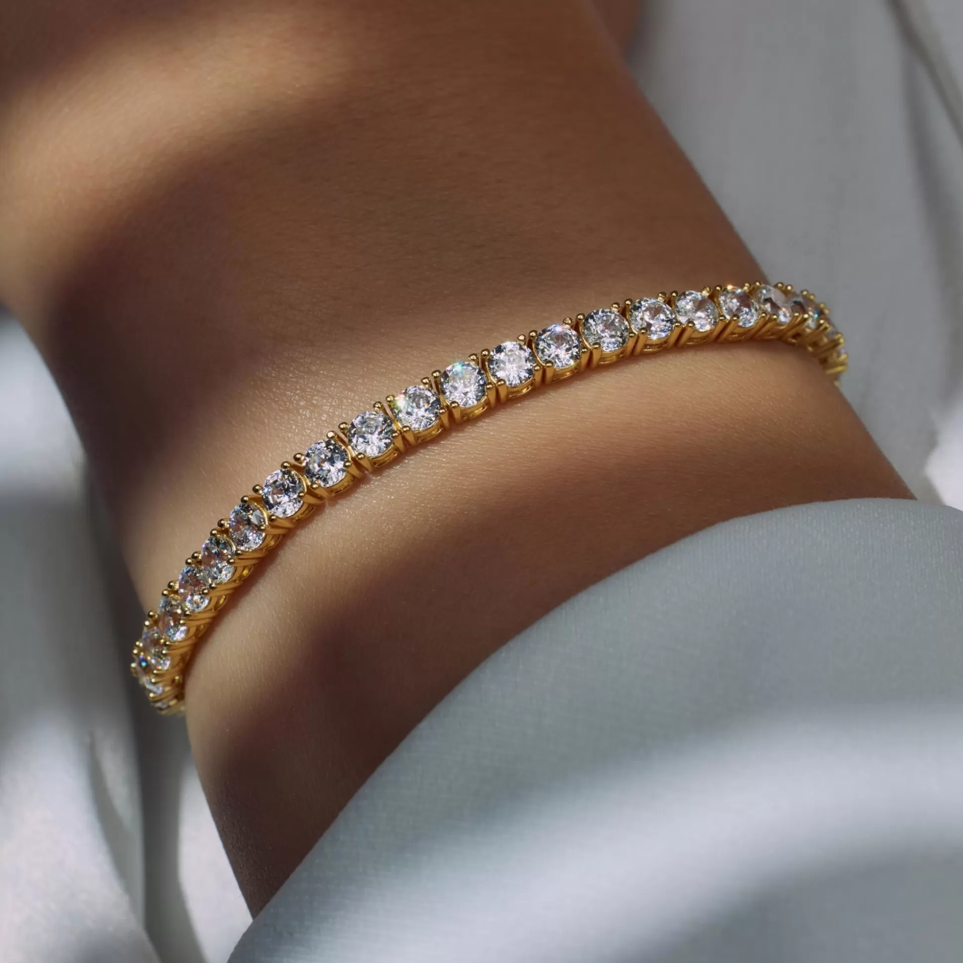 Shop Cento Luci Mila Bracciale In Argento Sterling 925 Placcato Oro Con Pietre Zircone Bracciali