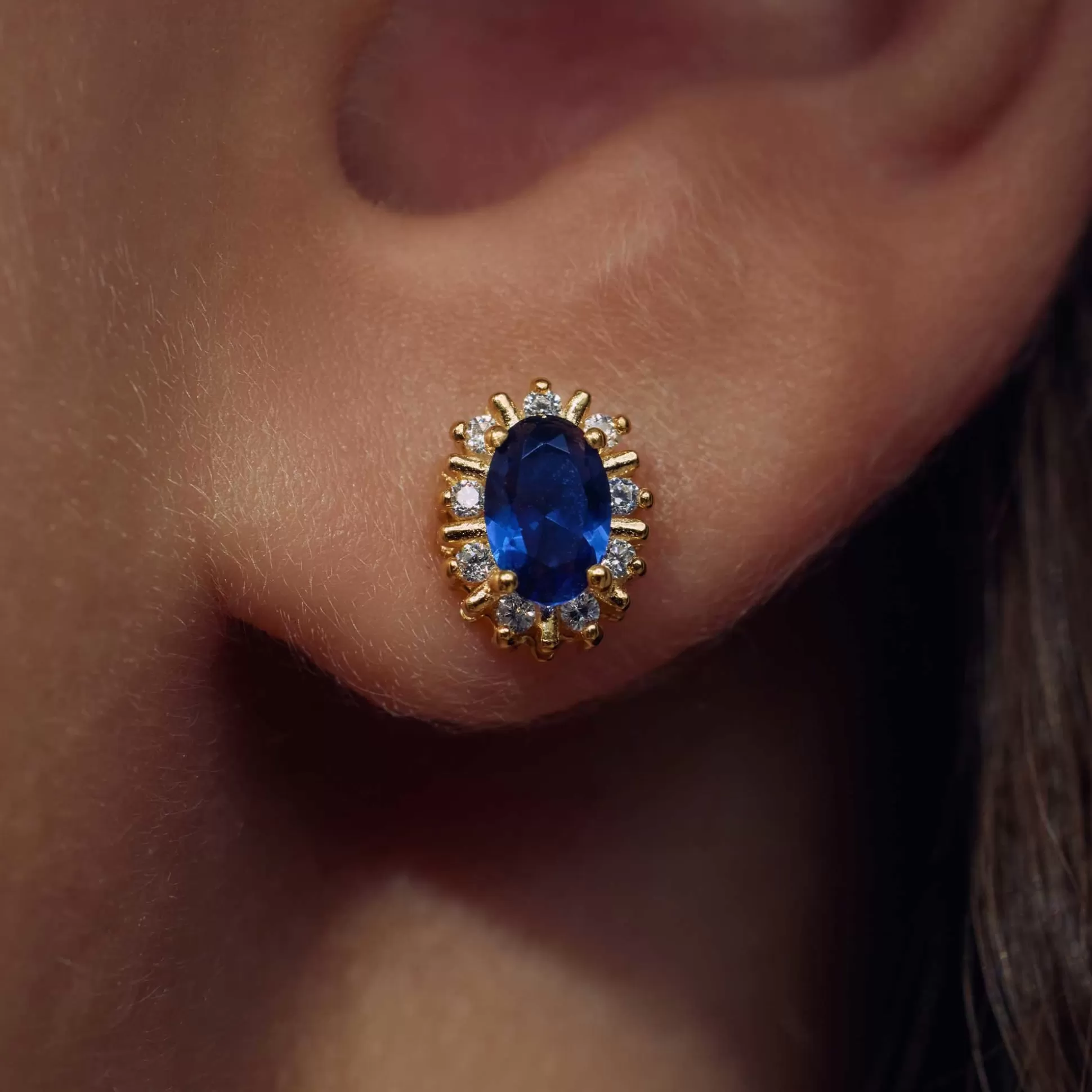 Clearance Mia Colore Azure Orecchini A Bottone In Argento Sterling 925 Placcato Oro Con Pietra Zircone Blu Orecchini A Bottone