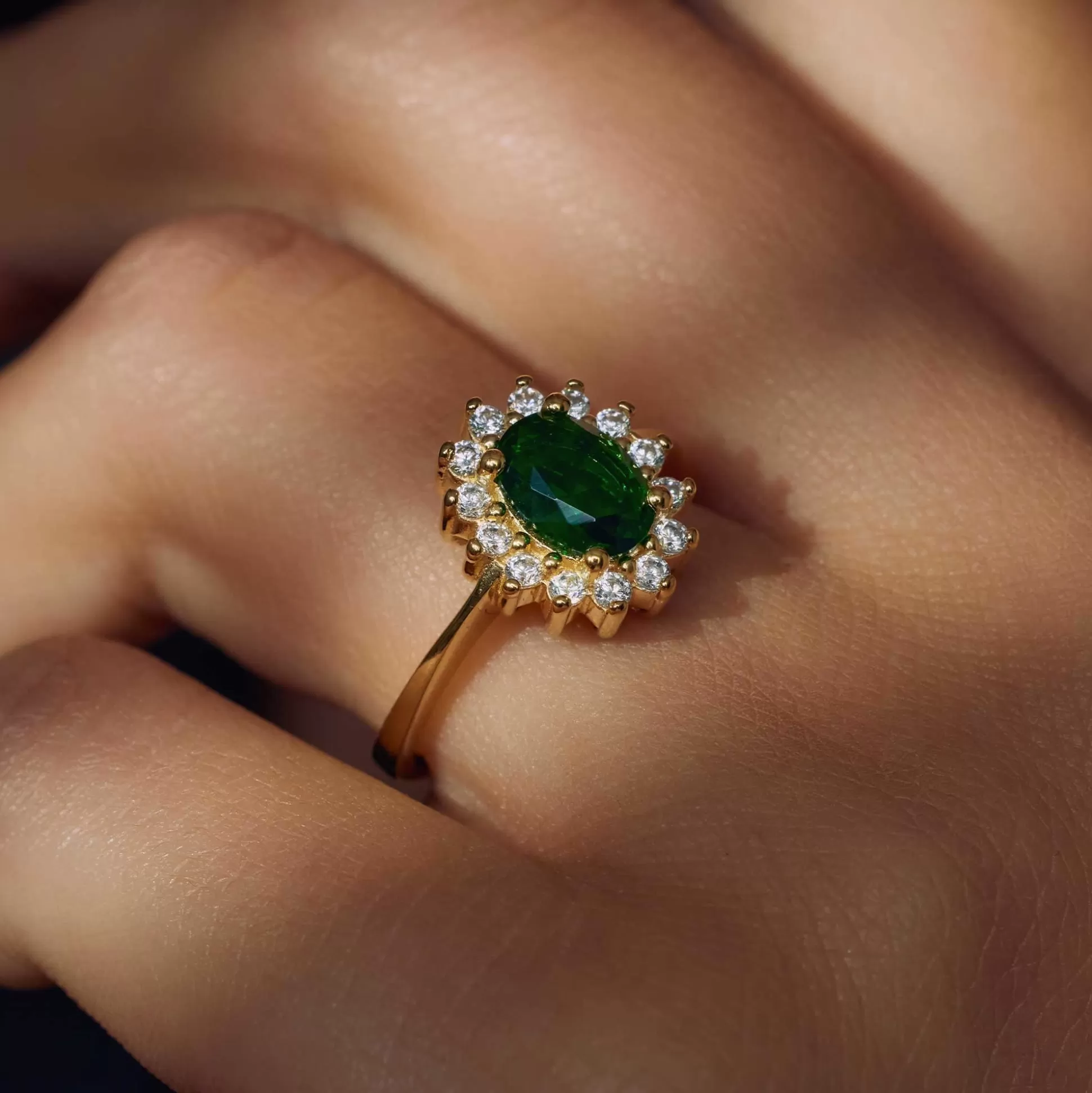 Cheap Mia Colore Verdi Anello In Argento Sterling 925 Placcato Oro Con Pietra Zircone Verde Anelli