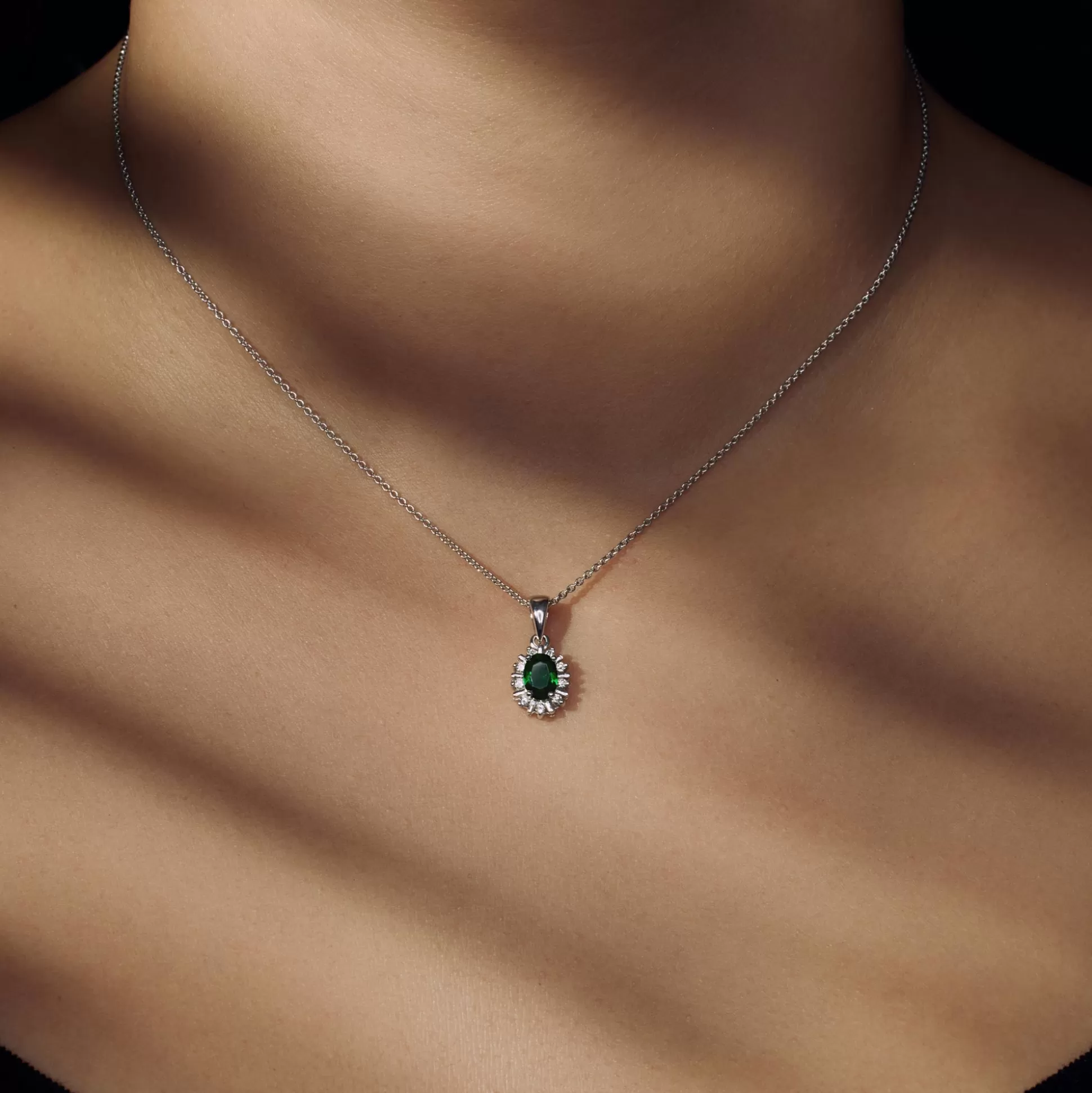 Clearance Mia Colore Verdi Collana In Argento Sterling 925 Con Pietra Zircone Verde Collane