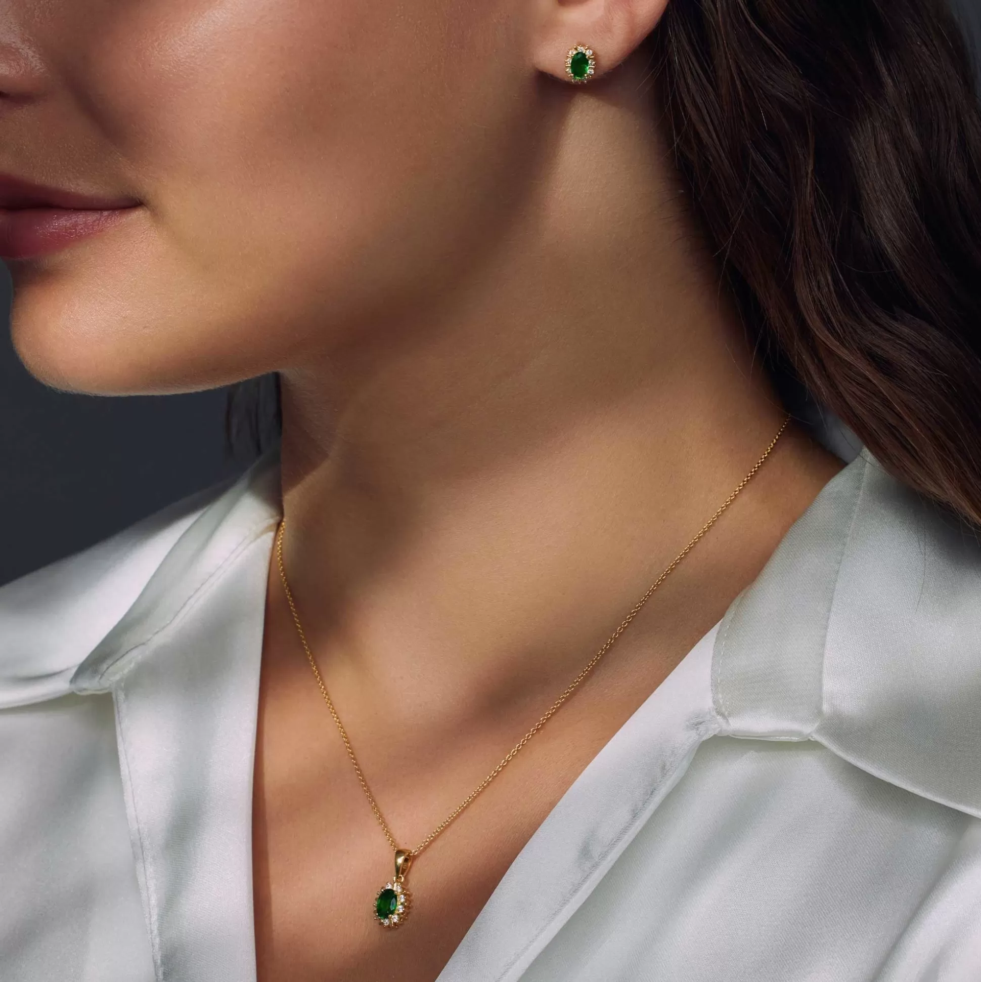 Fashion Mia Colore Verdi Orecchini A Bottone In Argento Sterling 925 Placcato Oro Con Pietra Zircone Verde Orecchini A Bottone