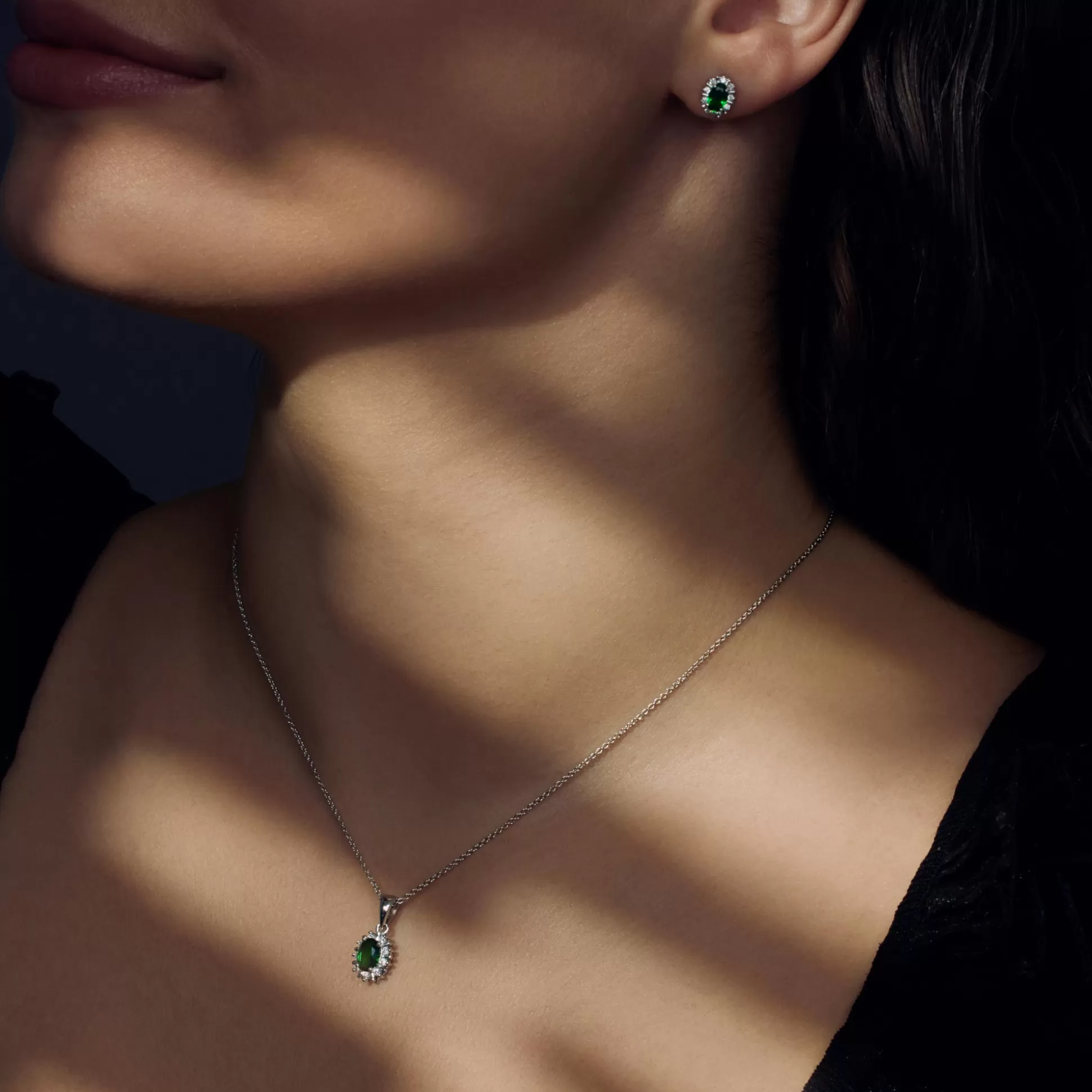 Shop Sorprendimi Idee Regalo Collana E Orecchini A Bottone In Argento Sterling 925 Con Pietre Zircone Verde Orecchini A Bottone